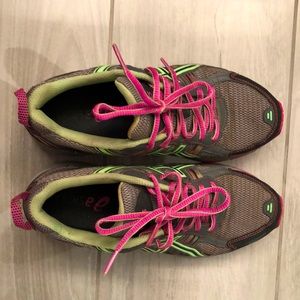 ASICS Girls hiking shoes great condition only worn couple of times